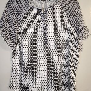 NY Collection Black and White Patterned Blouse